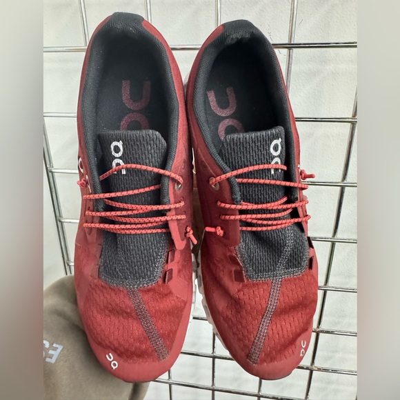 ON RUNNING W CLOUD Sneakers in Ruby Colorway women’s size 7.5 - Picture 10 of 11
